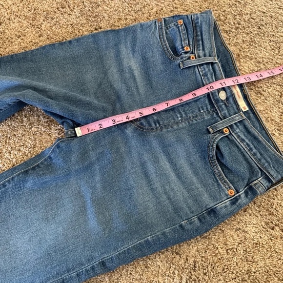 Levi's Premium WEDGIE STRAIGHT ANKLE WOMEN'S JEANS
size 28 - Picture 11 of 12